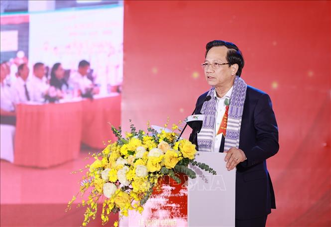 Bộ trưởng Bộ Dân tộc và Tôn giáo Đào Ngọc Dung phát biểu tại lễ khởi công Dự án đầu tư cơ sở vật chất cho trường phổ thông vùng cao Việt Bắc, Thái Nguyên. Ảnh: Dương Giang-TTXVN 
