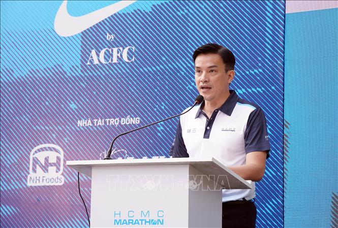 Nguyen Nam Nhan, Deputy Director of the municipal Department of Culture and Sports and Head of the Organising Committee, speaks at the award ceremony. VNA Photo: Trung Tuyến