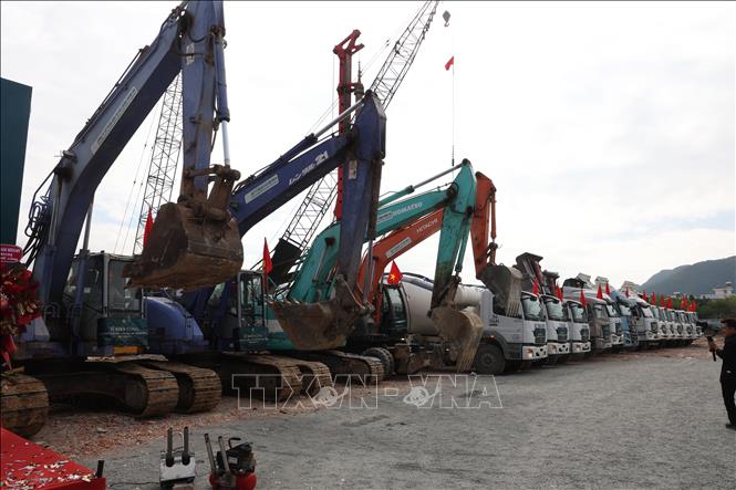 Nghi thức động thổ dự án nhà ở xã hội CT-02, Khu đô thị An Bình Tân do Liên danh Nhà đầu tư Công ty Cổ phần Xây lắp Vật tư Kỹ thuật và Công ty Cổ phần Đầu tư Xây dựng MK. Ảnh: Đặng Tuấn -TTXVN