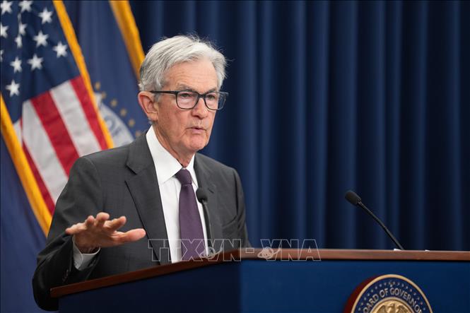 Chủ tịch Fed Jerome Powell phát biểu trong cuộc họp báo tại Washington, D.C., ngày 30/7/2025. Ảnh: THX/TTXVN