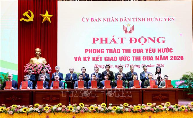 Đại diện các Cụm thi đua ký kết giao ước thi đua, quyết tâm hoàn thành các chỉ tiêu, nhiệm vụ năm 2026. Ảnh: Thế Duyệt – TTXVN