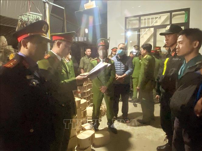 Ông Nguyễn Thế Lữ bị khởi tố, bắt tạm giam vì hành vi không trả lại gần 500 triệu đồng do người khác chuyển khoản nhầm. Ảnh: TTXVN phát