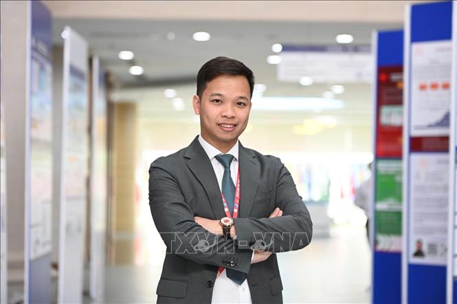 PGS-TS Trần Lê Hưng, giảng viên Trường Kỹ sư Paris thuộc Đại học Gustave Eiffel. Ảnh: TTXVN phát