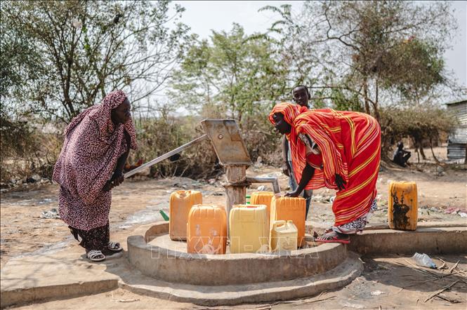 Người dân tại khu tị nạn Gorom ở ngoại ô Juba, Nam Sudan. Ảnh: THX/TTXVN
