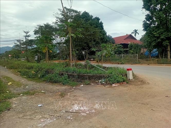 Dự án xây dựng đường trục trung tâm khu Trung tâm hành chính - Đô thị vùng miền núi phía Tây tỉnh Thanh Hóa tại huyện miền núi Ngọc Lặc (cũ) do Sở Xây dựng làm chủ đầu tư thi công dang dở. Ảnh: Nguyễn Nam-TTXVN 