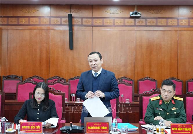 Ông Nguyễn Đức Thành, Trưởng Ban Tổ chức Tỉnh ủy Sơn La, báo cáo tại buổi làm việc. Ảnh: Nguyễn Cường - TTXVN. 