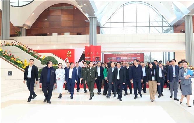 Thường trực Ban Bí thư Trần Cẩm Tú chủ trì sơ duyệt công tác tổ chức phục vụ Đại hội XIV của Đảng. Ảnh: Phương Hoa – TTXVN