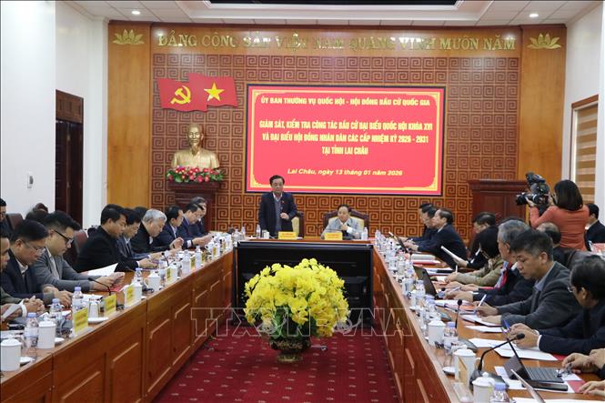 Đoàn Công tác của Uỷ ban Thường vụ Quốc hội, Hội đồng bầu cử quốc gia do đồng chí Lê Minh Hoan, Phó Chủ tịch Quốc hội làm trưởng đoàn làm việc với tỉnh Lai Châu. Ảnh: Nguyễn Oanh-TTXVN