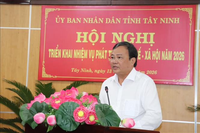 Chủ tịch UBND tỉnh Tây Ninh Lê Văn Hẳn phát biểu kết luận Hội nghị. Ảnh: Thanh Bình -TTXVN