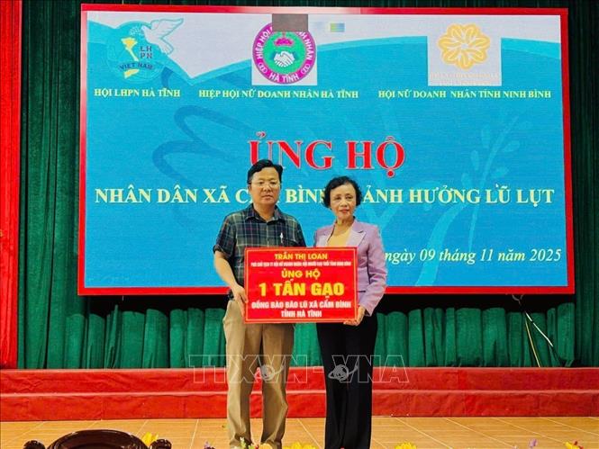 Nữ doanh nhân Trần Thị Loan luôn tích cực trong công tác thiện nguyện trên địa bàn tỉnh Ninh Bình. Ảnh: Đại Nghĩa - TTXVN