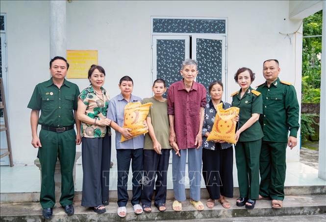 Nữ doanh nhân Trần Thị Loan luôn tích cực trong công tác thiện nguyện trên địa bàn tỉnh Ninh Bình. Ảnh: Đại Nghĩa - TTXVN