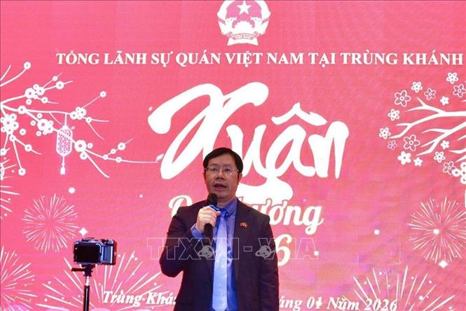 Tổng Lãnh sự Bùi Nguyên Long phát biểu tại chương trình. Ảnh: TTXVN phát