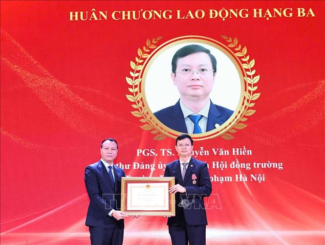 PGS.TS Nguyễn Văn Hiền, tân Giám đốc Sở  Sở GD&ĐT thành phố Hà Nội vinh dự được Chủ tịch nước trao tặng Huân chương Lao động hạng Ba trong năm 2025 vừa qua. Ảnh (tư liệu): Thanh Tùng - TTXVN