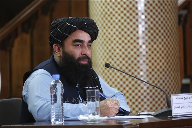 Người phát ngôn chính quyền Taliban tại Afghanistan, ông Afghanistan Zabihullah Mujahid, phát biểu tại cuộc họp báo ở Kabul. Ảnh: THX/TTXVN