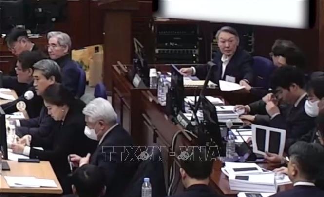 Cựu Tổng thống Hàn Quốc Yoon Suk Yeol tại phiên điều trần ở Seoul ngày 13/1/2026. Ảnh: THX/TTXVN