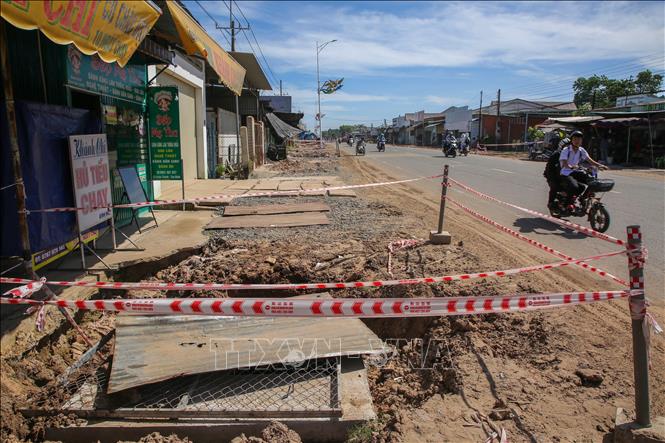 Dự án nâng cấp tuyến đường ĐT 781, đoạn từ ngã tư Sư 5 đến ngã tư Tam Hạp sẽ hoàn thiện một số các hạng mục trước Tết Nguyên đán. Ảnh: Giang Phương - TTXVN