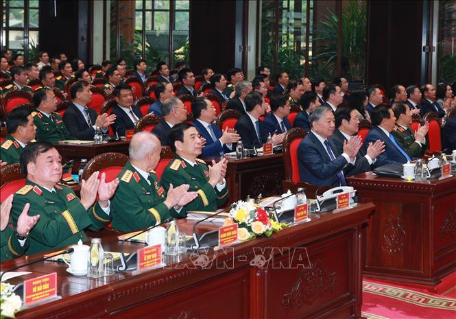 Tổng Bí thư Tô Lâm với các đại biểu. Ảnh: Trọng Đức - TTXVN