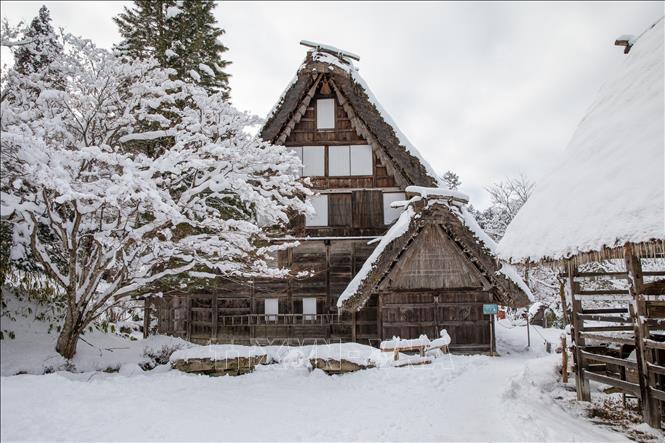 Những ngôi nhà cổ được bảo tồn nguyên vẹn giữa thành phố Takayama. Ảnh: Xuân Giao – PV TTXVN tại Nhật Bản