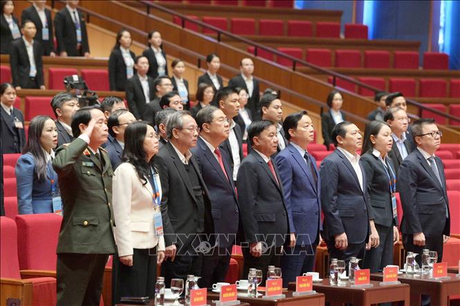 Thường trực Ban Bí thư Trần Cẩm Tú và đại biểu tham dự buổi tổng duyệt. Ảnh: Phương Hoa - TTXVN