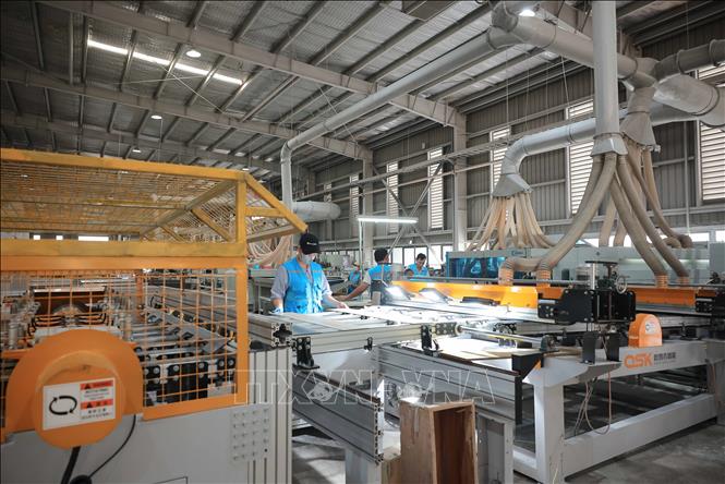Production of the Lioncore Industries Vietnam Co. Ltd at the Dong Mai IP. VNA Photo: Hoàng Hiếu 