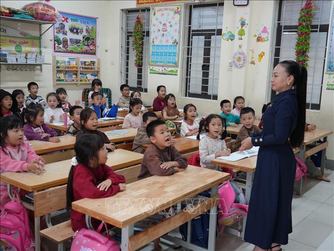 Dự kiến Trường Tiểu học Trà Lân 1 và Tiểu học Trà Lân 2 sẽ sáp nhập thành một để tập trung đầu tư nguồn nhân lực chất lượng cao trong giáo dục. Ảnh: Bích Huệ - TTXVN