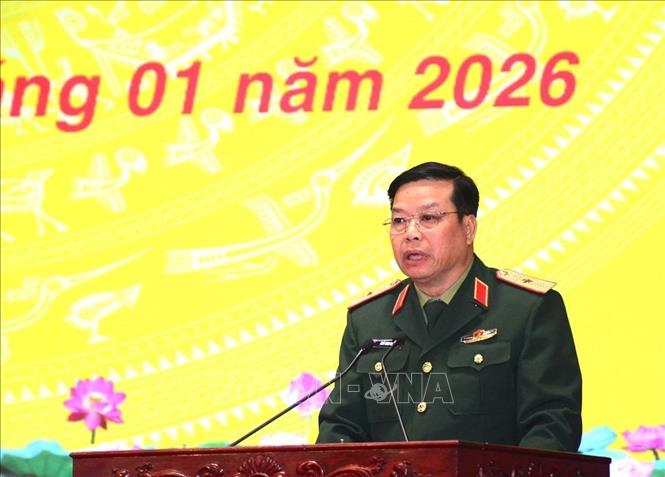 Thiếu tướng Ngô Nam Cường, Phó tư lệnh Quân khu 4, phát biểu chỉ đạo tại Hội nghị. Ảnh: TTXVN phát
