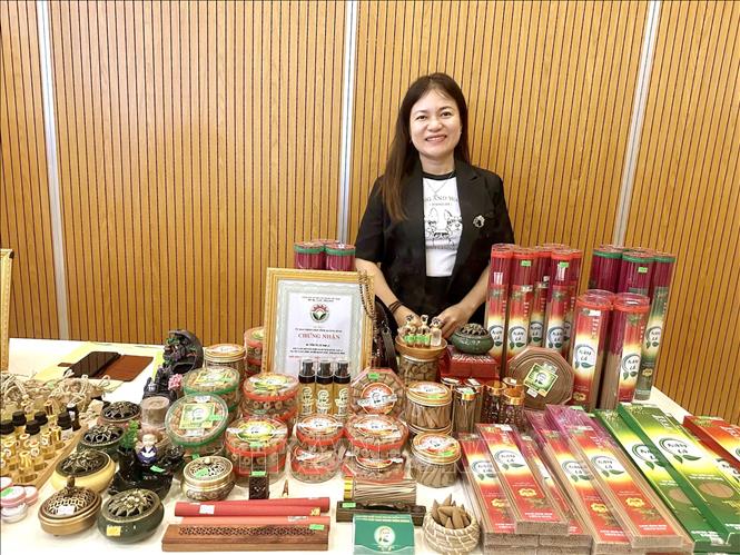 Ngành Công Thương Quảng Trị đẩy mạnh hỗ trợ người dân và doanh nghiệp tiếp cận thông tin thị trường trong và ngoài nước. Ảnh: Nguyên Linh – TTXVN