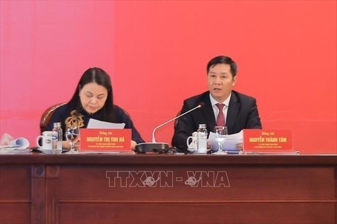 Đồng chí Nguyễn Thành Tâm, Uỷ viên Trung ương Đảng, Phó Trưởng Ban tổ chức Trung ương trả lời câu hỏi của phóng viên. Ảnh: Minh Quyết - TTXVN