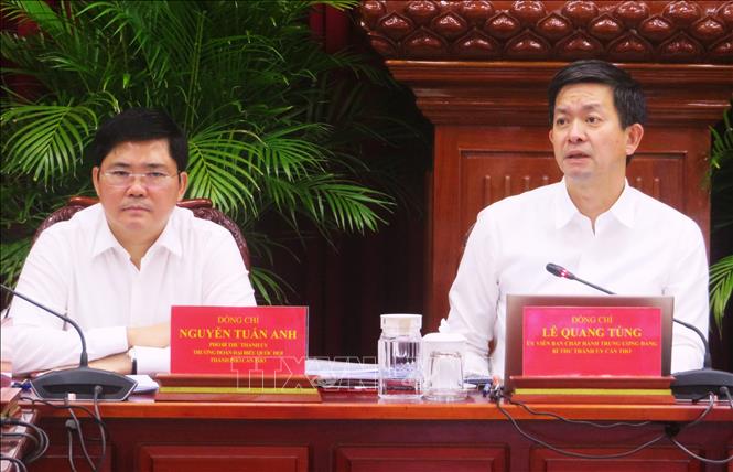 Ông Lê Quang Tùng, Bí thư Thành ủy Cần Thơ, Trưởng Ban Chỉ đạo thành phố phát biểu tại hội nghị. Ảnh: Ánh Tuyết - TTXVN