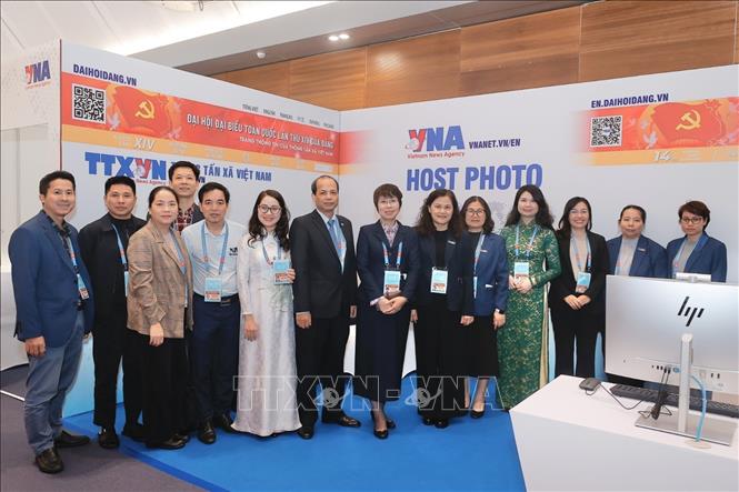 Khu tác nghiệp báo chí của TTXVN tại Đại hội. Ảnh: Minh Quyết - TTXVN