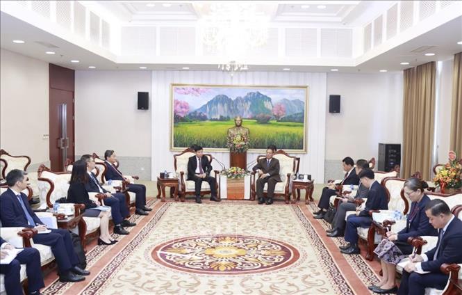 Thường trực Ban Bí thư Lào Vilay Lakhamphong tiếp Thứ trưởng Bộ Ngoại giao Nguyễn Mạnh Cường và Đoàn đến chào xã giao. Ảnh: TTXVN phát