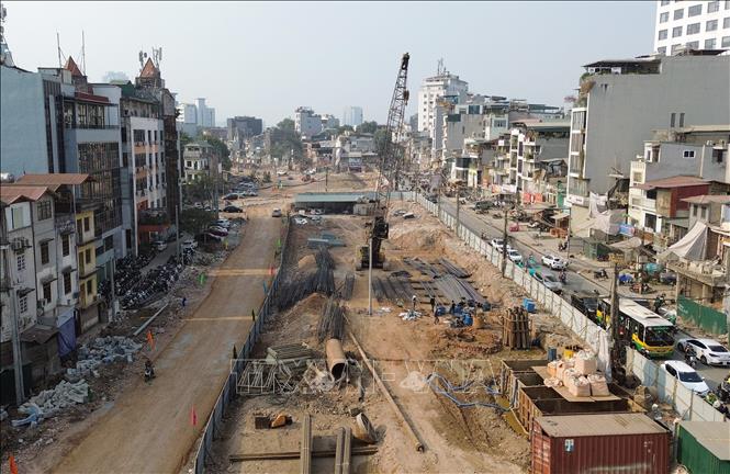 Trên toàn tuyến có 2 cầu vượt tại nút giao Láng Hạ và nút giao Nguyễn Chí Thanh. Ảnh: Quốc Khánh - TTXVN