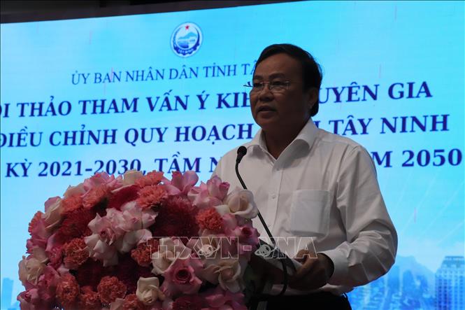 Chủ tịch UBND tỉnh Tây Ninh Lê Văn Hẳn phát biểu tại Hội thảo. Ảnh: Thanh Bình -TTXVN