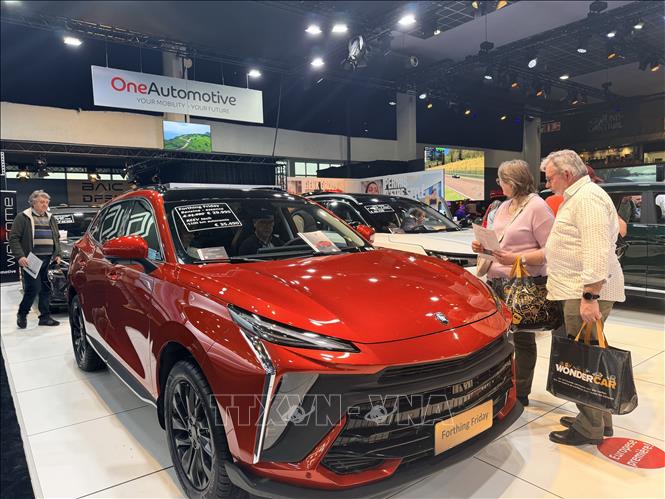 Một mẫu xe hơi hybrid của Trung Quốc tại triển lãm. Ảnh: Hương Giang - PV TTXVN tại Bỉ