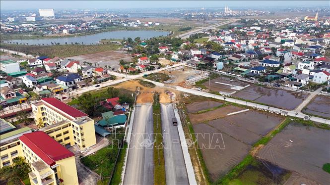 Dự án đường Xuân Diệu kéo dài (phường Trần Phú) còn khoảng 300m chưa thi công do vướng mặt bằng. Ảnh Hữu Quyết - TTXVN