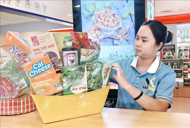 Giỏ quà Tết Nguyên đán Bính Ngọ 2026 với nhiều sản phẩm OCOP của tỉnh Khánh Hòa. Ảnh: Nguyễn Thành – TTXVN