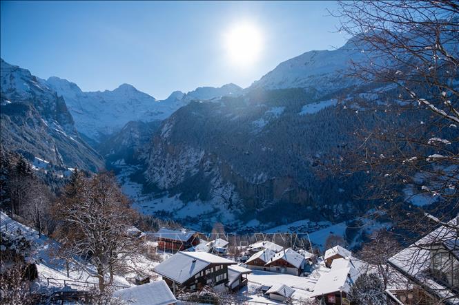 Thị trấn Lauterbrunnen dự kiến tổ chức môn thi trượt tuyết. Ảnh: Anh Hiển - PV TTXVN tại Thụy Sĩ 