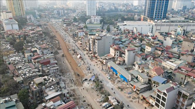 Hàng loạt ngôi nhà vốn nằm sâu trong ngõ hẻm nay trở thành nhà mặt phố. Ảnh: Vũ Quang – TTXVN