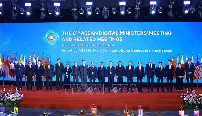 Thủ tướng Phạm Minh Chính và Trưởng đoàn các nước tham dự Hội nghị Bộ trưởng Số ASEAN (ADGMIN) lần thứ 6. Ảnh: Dương Giang -TTXVN
