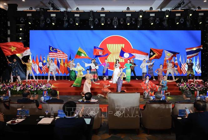 Tiết mục văn nghệ biểu diễn tại buổi lễ. Ảnh: Hoàng Hiếu - TTXVN