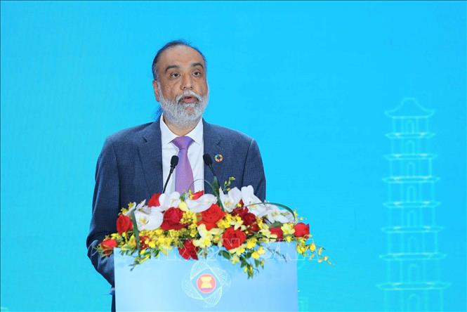 Phó Tổng Thư ký Liên Hợp Quốc kiêm Đặc phái viên của Tổng Thư ký Liên Hợp Quốc về Công nghệ Amandeep Singh Gill phát biểu. Ảnh: Hoàng Hiếu - TTXVN