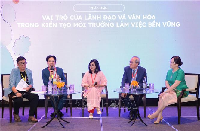 Các chuyên gia, doanh nghiệp tham gia phiên thảo luận. Ảnh: Mỹ Phương - TTXVN