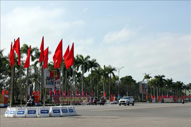 Đà Nẵng rực rỡ cờ hoa chào mừng Đại hội XIV của Đảng. Ảnh: Trần Tĩnh - TTXVN