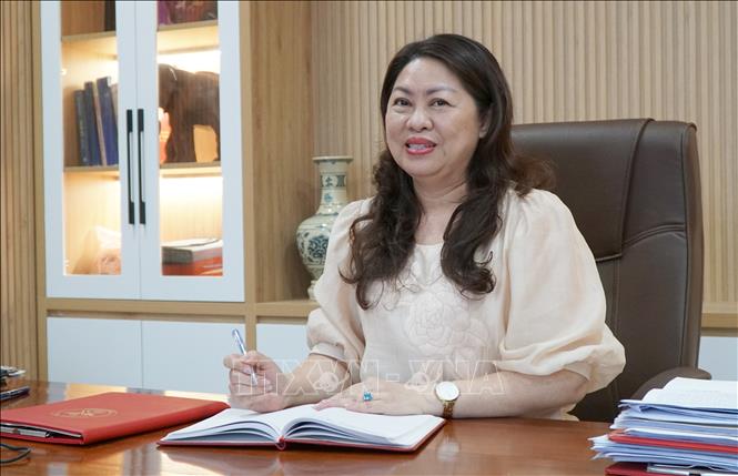 Bà Nguyễn Thị Thu Lan, Bí thư Đảng ủy phường Tam Kỳ (thành phố Đà Nẵng) kiến nghị thành phố sớm triển khai các công trình, dự án hạ tầng trọng điểm như: Đường sắt đô thị Đà Nẵng - Chu Lai, đường sắt tốc độ cao, các tuyến giao thông nhánh nối cao tốc lên các khu vực phía Tây… Ảnh: Quốc Dũng - TTXVN