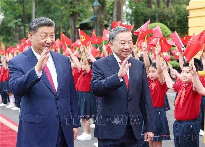 Tổng Bí thư Ban Chấp hành Trung ương Đảng Cộng sản Việt Nam Tô Lâm chủ trì Lễ đón Tổng Bí thư Ban Chấp hành Trung ương Đảng Cộng sản Trung Quốc, Chủ tịch nước Cộng hòa Nhân dân Trung Hoa Tập Cận Bình thăm cấp Nhà nước tới Việt Nam (14/4/2025). Ảnh: Thống Nhất - TTXVN