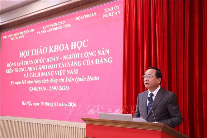 Đại tướng Trịnh Văn Quyết, Bí thư Trung ương Đảng, Trưởng Ban Tuyên giáo và Dân vận Trung ương phát biểu khai mạc hội thảo. Ảnh: Văn Điệp – TTXVN