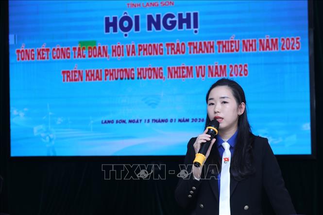 Phó Bí thư Tỉnh đoàn Lạng Sơn Vi Thị Yến Quỳnh kiêm Trưởng ban Công tác Đoàn và Thanh thiếu nhi điều hành thảo luận tại Hội nghị. Ảnh: Anh Tuấn – TTXVN