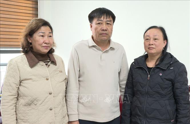3 đối tượng (phải qua trái): Vũ Thị Hường, Nguyễn Xuân Biên và Lê Thị Ban. Ảnh: TTXVN phát 