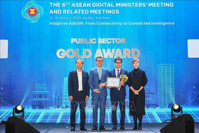 Trao giải Vàng Khu vực công (Public Sector) - Giải thưởng Số ASEAN 2026. Ảnh: Hoàng Hiếu - TTXVN