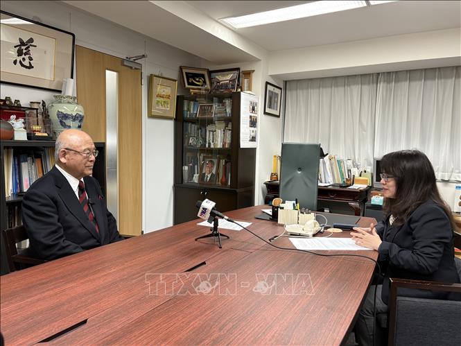 Ông Takebe Tsutomu, Cố vấn đặc biệt Liên minh nghị sĩ hữu nghị Nhật - Việt, Cựu Tổng thư ký Đảng Dân chủ tự do, trả lời phỏng vấn của TTXVN. Ảnh: Xuân Giao - PV TTXVN tại Nhật Bản